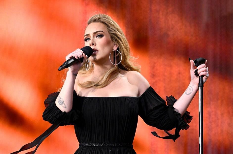 vir: adele-live-hyde-park-2022-billboard-1548