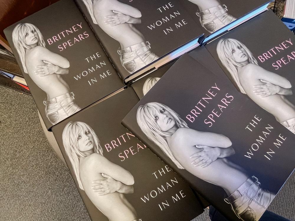 San,Diego,,Ca,-,October,31,,2023:,Stacks,Of,Britney Britney Spears