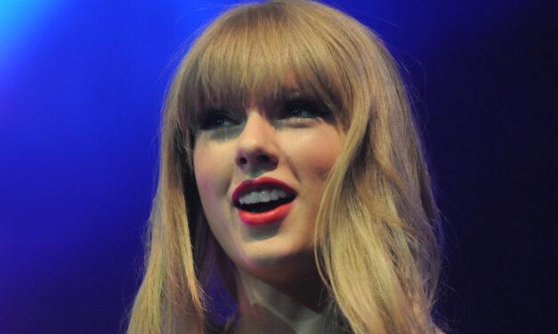 Oče Taylor Swift obtožen napada na fotografa