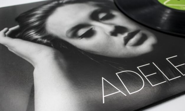 Adele raznežena ob prisotnosti Céline Dion