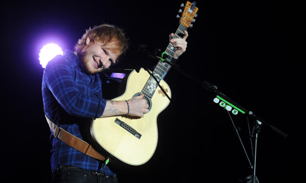 Policija ustavila ulični nastop Eda Sheerana v Indiji