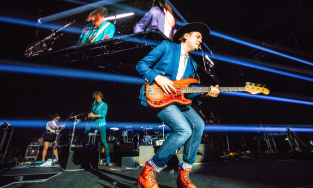 Skupina Arcade Fire se vrača z novim albumom