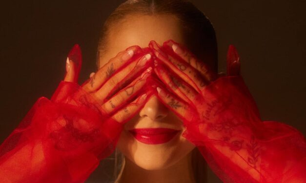 Ariana Grande razkriva ozadje nastajanja kratkega filma “Brighter Days Ahead”