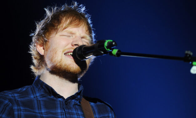 Ed Sheeran in Noah Kahan presenetila Nashville z intimnim nastopom