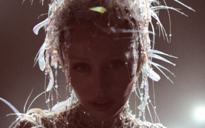 Miley Cyrus razkriva svojo umetniško plat z novim albumom “Something Beautiful”