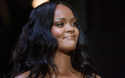 Noseča Rihanna blestela na Met Gali