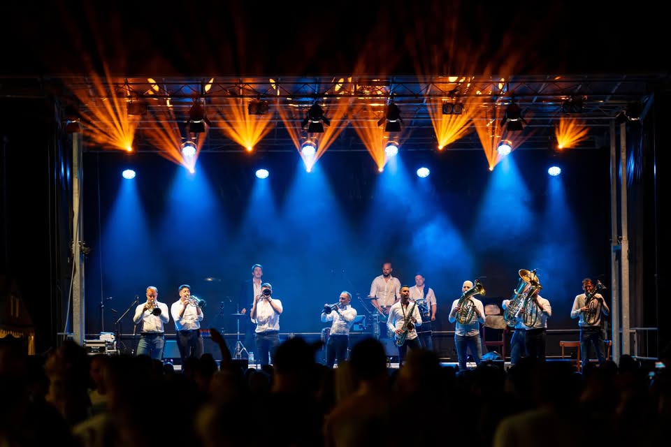 Koncert Pivo in čevapi in Gypsy Mambo Kočani Orkestar (Mak)