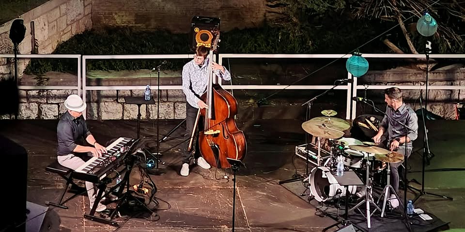Aleš Ogrin SouthEastJazz Trio / World Fusion