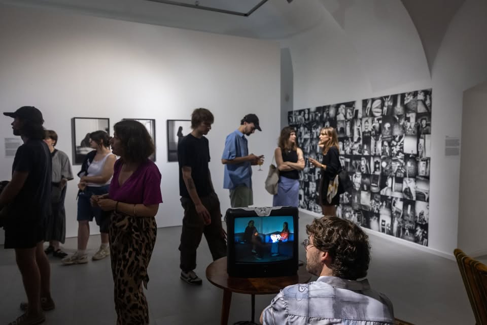 Roko mi podaj. Zadnji dogodek ob koncu 6. trienala Premiera 2025