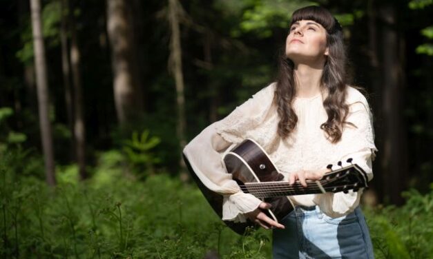 Ditka leti višje z novo skladbo “Fly Higher”