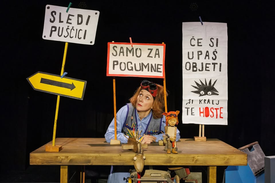 Abonmajček: lutkovna predstava Kako objeti ježa