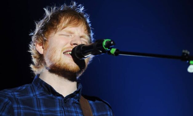 Ed Sheeran v šolski učilnici