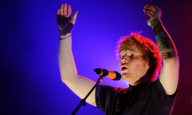 Ed Sheeran in Netflix napovedujeta glasbeno popotovanje v enem kadru