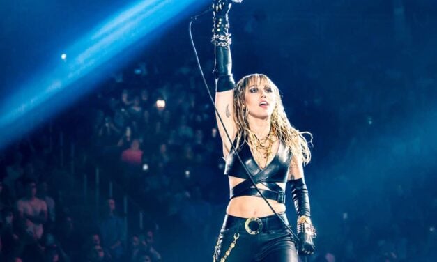 Miley Cyrus razkriva novo skladbo, napisano za film “Avatar”