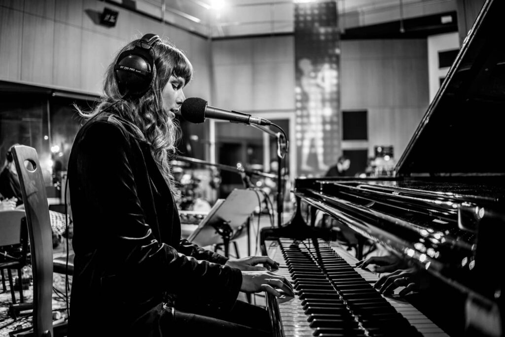 AKA Neomi, Izštekani 2024, foto Alan Orlič Belšak