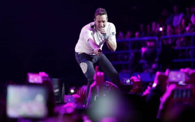 Chris Martin presenetil mladoporočenca z nastopom na poroki