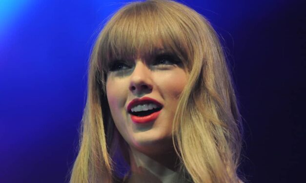 Taylor Swift najbolj iskana izvajalka na platformi Genius leta 2025
