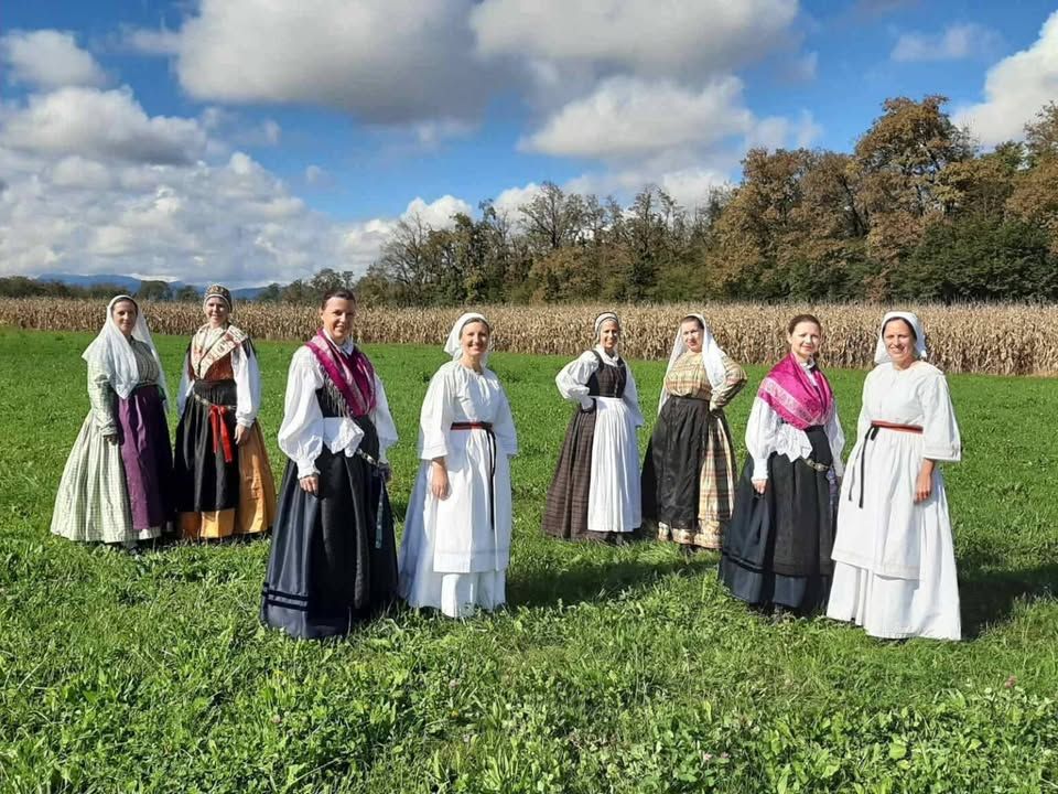 Pevska delavnica “Sprehod z ljudsko pesmijo po Sloveniji”