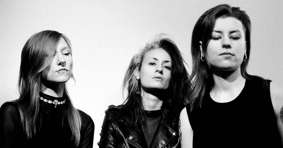 Aptera (DE) + Tres Madres | Ch0