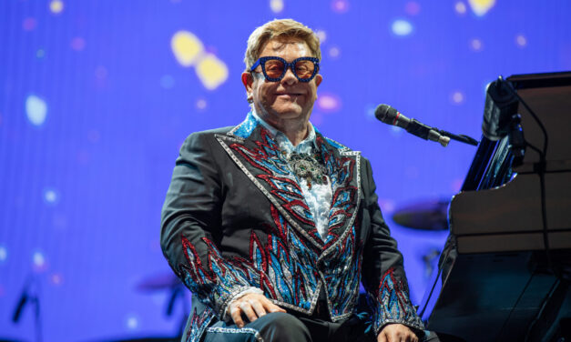 Elton John razkril, da je dokončal nov album