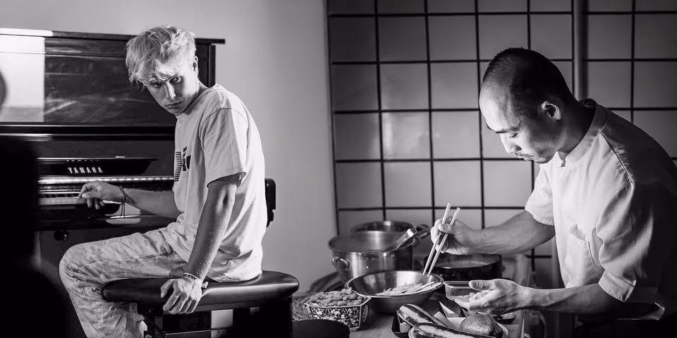 Omakase večerje pri Shinu ob klavirju