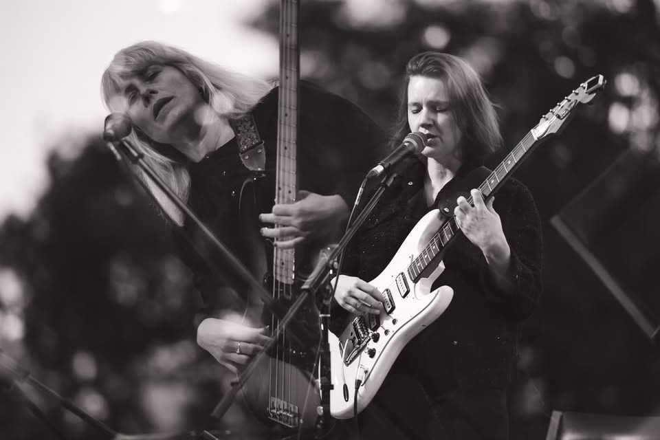 Sozvočja sveta: ALL STRINGS DETACHED