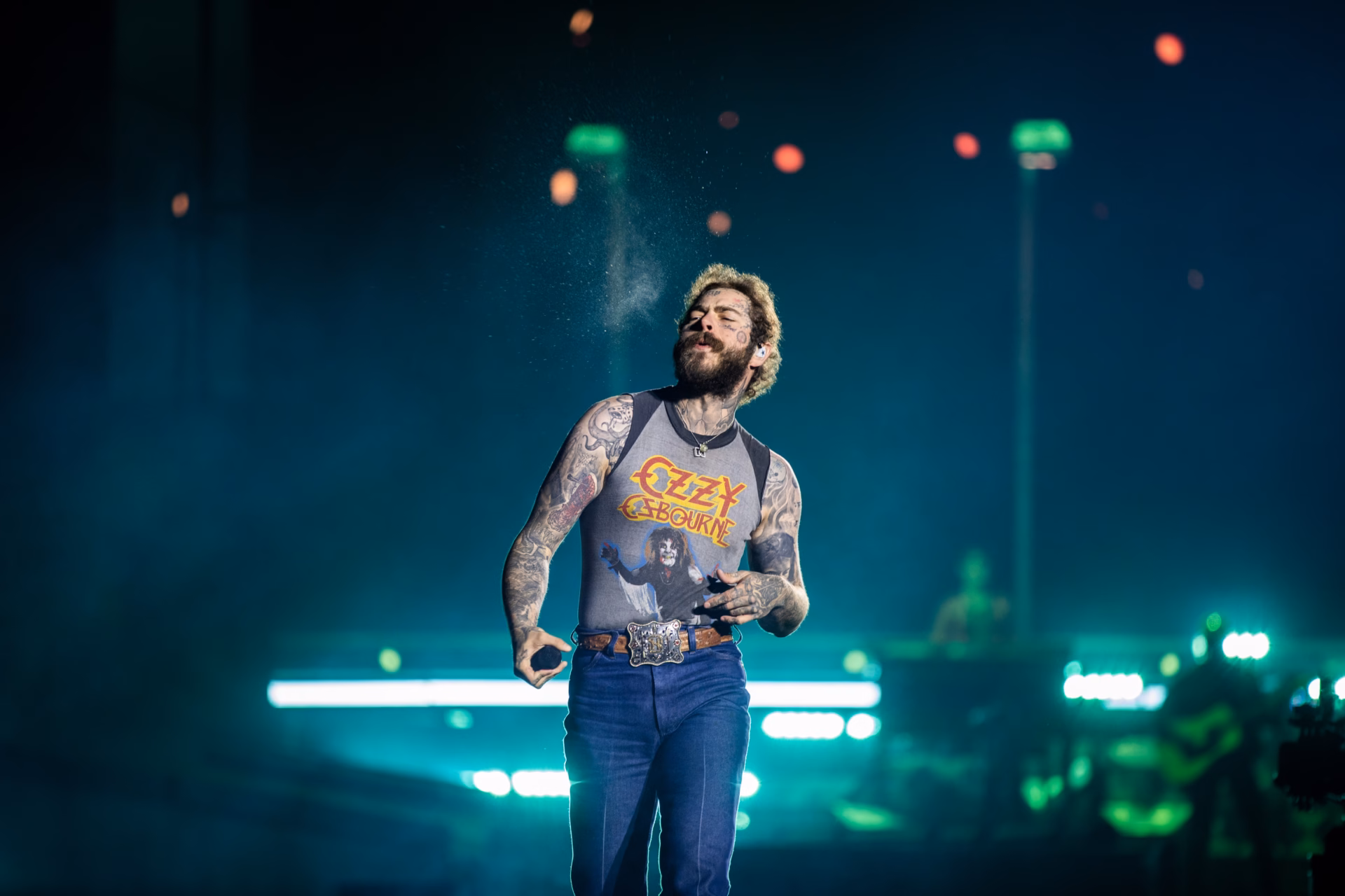 Post Malone pred finalom svetovnega prvenstva predstavil novo skladbo