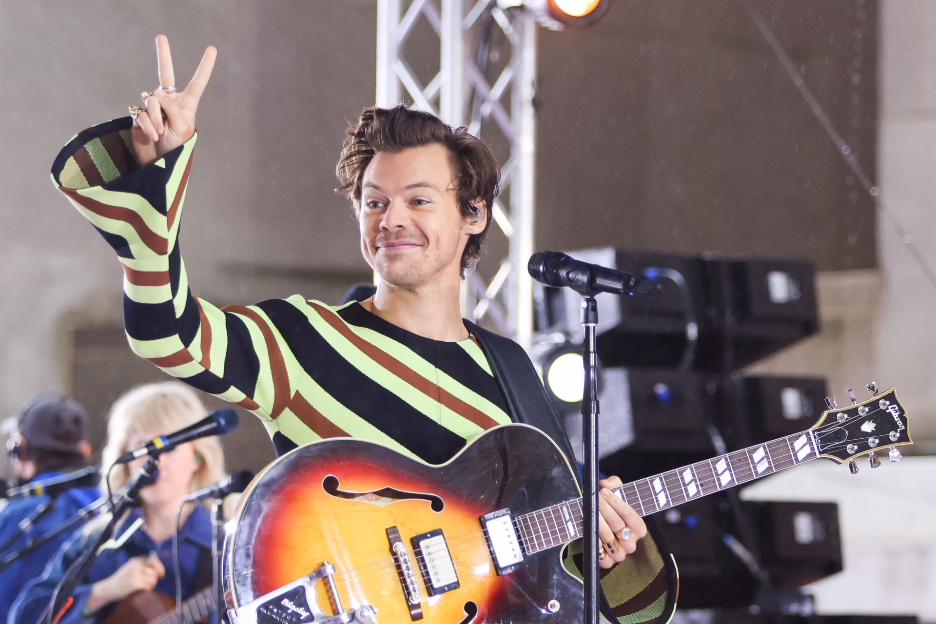 Harry Styles bo turnejo “Together, Together” podaljšal v leto 2027
